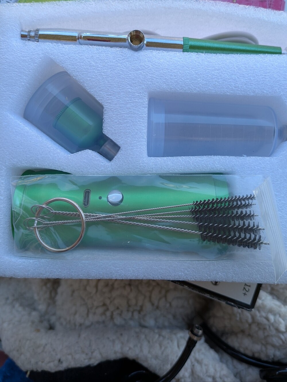 Portable Green Airbrush Kit – Compact Electric Airbrush Set